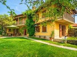 Traditional Karst House Rozina with Garden - Happy Rentals