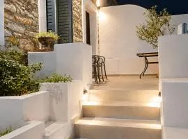 Angelouda's House - Traditional Stone 2 BR Home in Karystos Center
