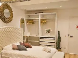 Amazing central apartment - Pool Gym Sauna extra buchbar