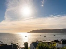 Sea-View Flat in Cushendall, Walk to Beach