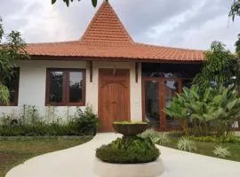 Serene Balinese Villa in the Hills near Lovina