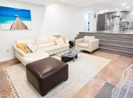 Spacious 3BR Guest Suite by the Creek In North Vancouver Sleeps 6, Free Parking