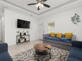 Modern 2 Bed 2 Bath Apartment, Ideal for Long Stays