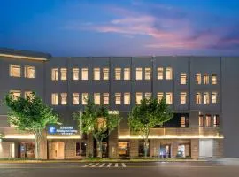 Holiday Inn Express Shanghai Jing'an Xikang Road by IHG