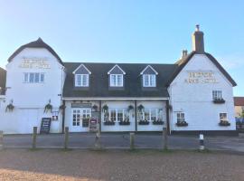 Bridport Arms Hotel, отель в городе Вест-Бэй