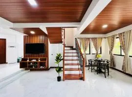 4 BR 3 T and B House near SRP and Starmall with 2 Parking Space