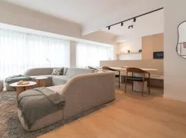 Deluxe 3 bedrooms apartment with Casino view at the beach and free parking
