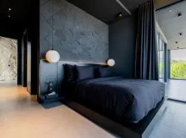 The Bat Cave Dark Luxury, Cold Plunge & Sauna