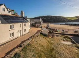 Lovely Beach front cottage, Hope Cove, South Devon