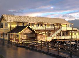 Seine Boat Inn, B&B in Alert Bay