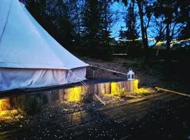 LesniGlamp - romantika v přírodě s výhledem na vinice a lesy