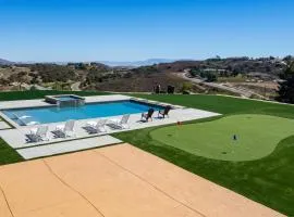Murrieta Manor - Private 6-Acre Estate, 50ft Pool, Spa, Theater & Mini Golf
