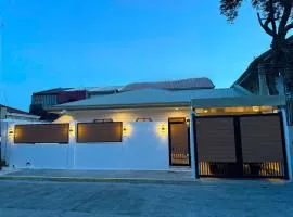 Staycation near MOA Bungalow in Las Piñas