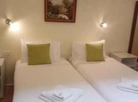 Getaway Inn Boutique Guest house, hotel em Nulkaba