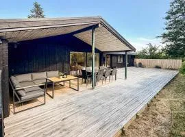 Cozy Home In Ålbæk With Wifi