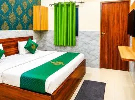Hotel Regal Delight Star Taj - Best Rated Area #hygienic and Affordable Rooms, Check in Guarantee,Near Taj mahal