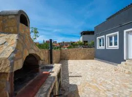 Gorgeous Home In Vodnjan With Wifi