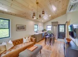 Off-Grid & Solar-Powered! Mtn-View Omaha Cabin