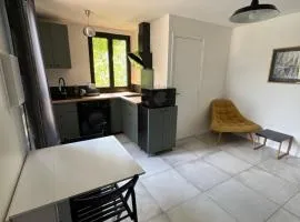 Small house in Sèvres
