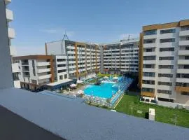 85th Pool View 2 Rooms Apartament