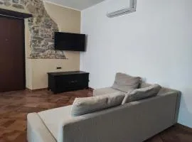 Grande appartamento in pietra vicino al mare