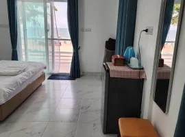Chomlay House