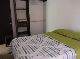 cuarto en senderos comendador con baño privado