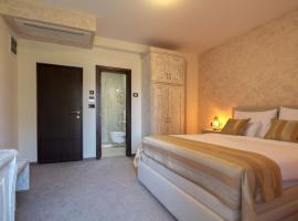 Hotel Helada, hotel a Tivat