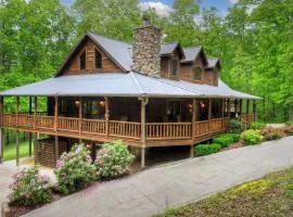 Hidden Creek Trail to Creek Hot Tub Pool Table