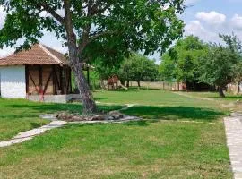 Čardak seosko domaćinstvo
