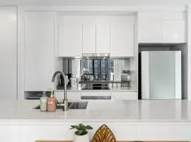 Heart of Belconnen 2BR 2BA with pool, spa, sauna, gym, UC