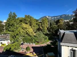 Studio cosy vue imprenable Parc Floral des Thermes Aix-Les-Bains