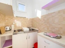 Studio apartment with sea view 3
