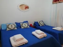 Cabaña con balcón luminosa