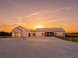 Sunset Acres Ideal for all Occasions