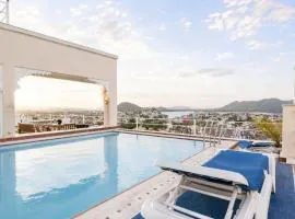 Raj Kuber - A Boutique Lake View Hotel