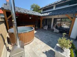 CASA COCA #- cu Ciubăr și hidromasaj, La 100 m de Strandul Arinis si 200m de CENTRU - Gura Humorului