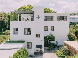 Tree House Café & Homestay