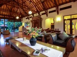 Banyualit Spa 'n Resort Lovina