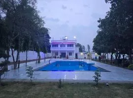 Paradise Gomti Pool