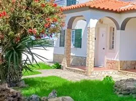 Great for Families in Lourinhã-Double Rooms-Private Baths-Free Parking & Extra Bed
