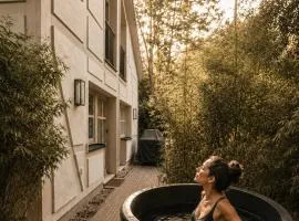 TauberChalet I Boutique Private Spa Ferienhaus I Slow Mornings I Warm Water I Quiet Luxury