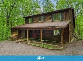 Huge Cabin w Hot Tub, Deck, Grill, Fire Pit, WiFi