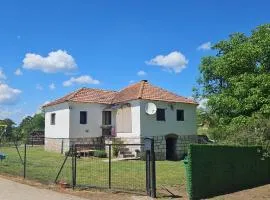 Kuca za odmor Irina , izmedju Zlatibora i Tare