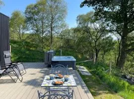 Cadderlie Cabin - Luxury Woodland Escape with Hot Tub Near Oban