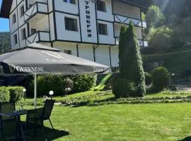 TRIIBRIA Guest house