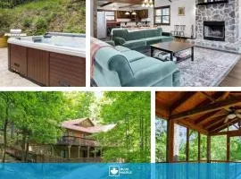 Mountain lodge w hot tub & game room