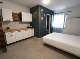 Mercury Room