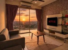 Lake Garden View 3BR Condo High Floor with Swimming Pool Free WiFi and Netflix Near Taiping Zoo