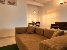 Selly Oak Family 4BR House near Lake Garden & Zoo with Free WiFi and Netflix